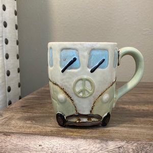 🌼 NWOT Natural life VW Van Mug